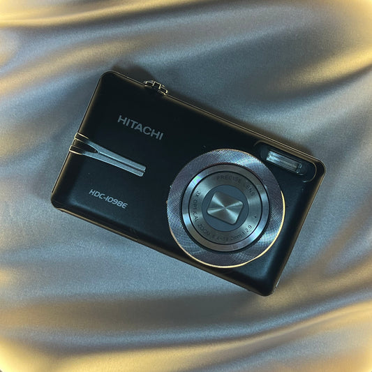 Hitachi HDC-1098E 10.0 mp Black