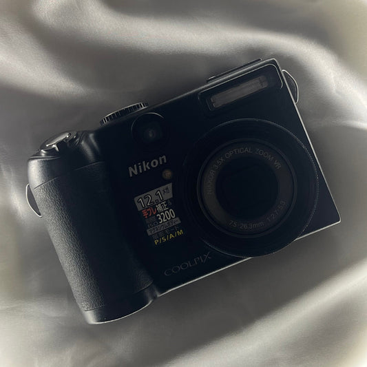Nikon Coolpix P5100 12.0 mp Black