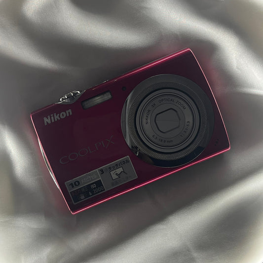 Nikon Coolpix S230 10.0 mp Red Touchscreen