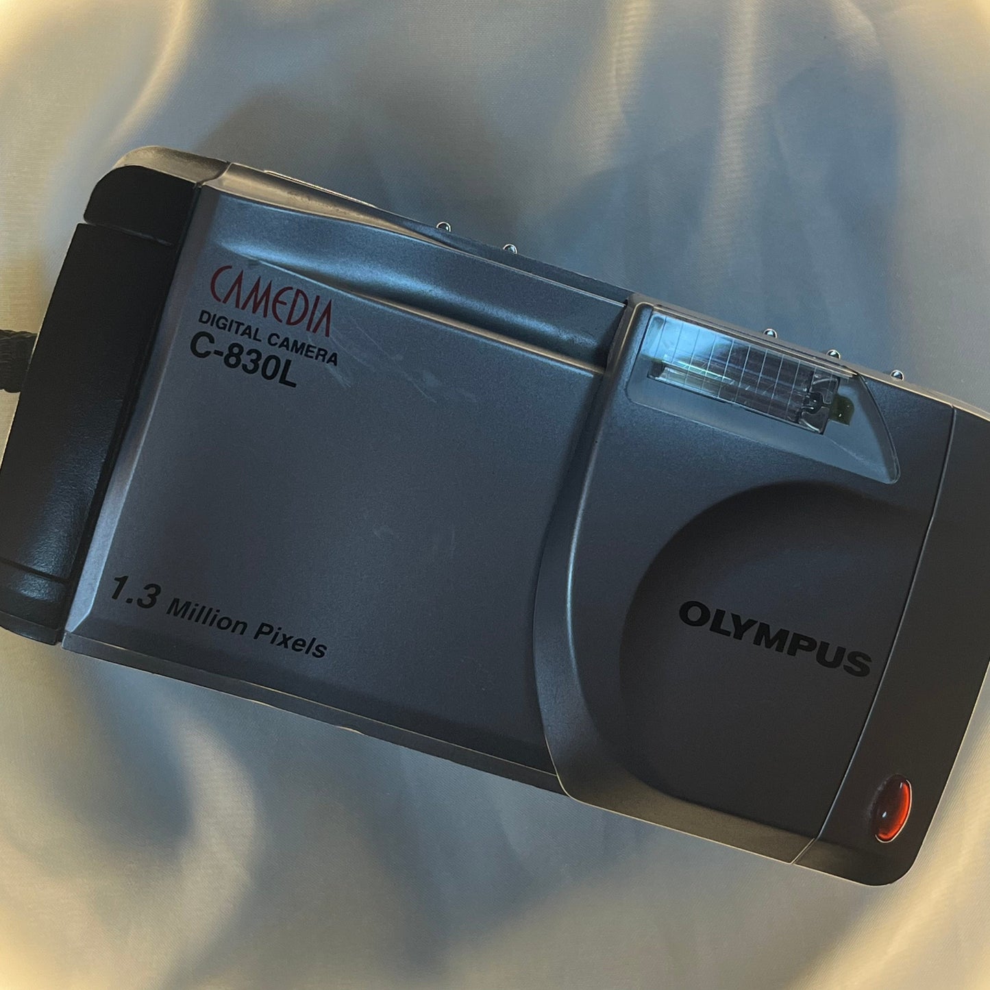 Olympus Camedia C-830L 1.3 mp Silver (2)