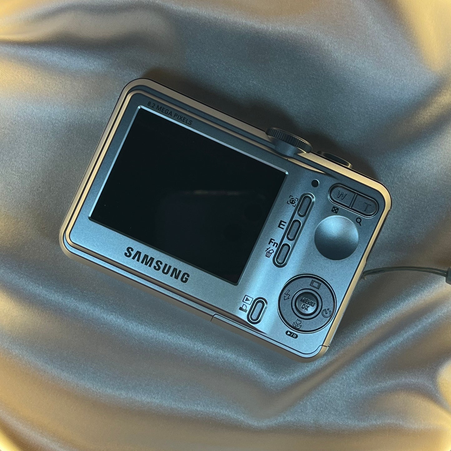 Samsung D860 8.1 mp Silver