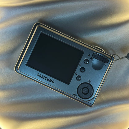 Samsung Digimax D53 5.0 mp Silver