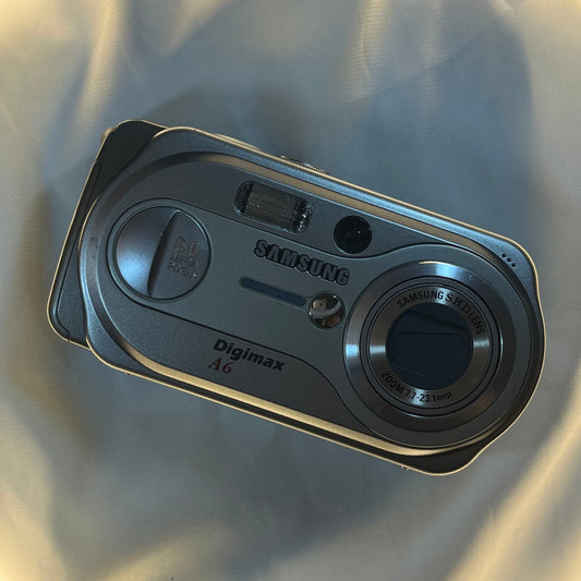 Samsung Digimax A6 6.0 mp Silver