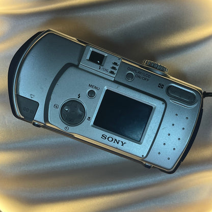 Sony Cybershot DSC-P50 2.1 mp Silver