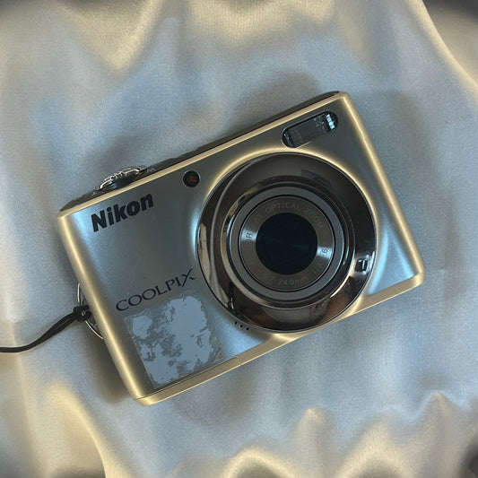 Nikon Coolpix L21 8.0 mp Silver